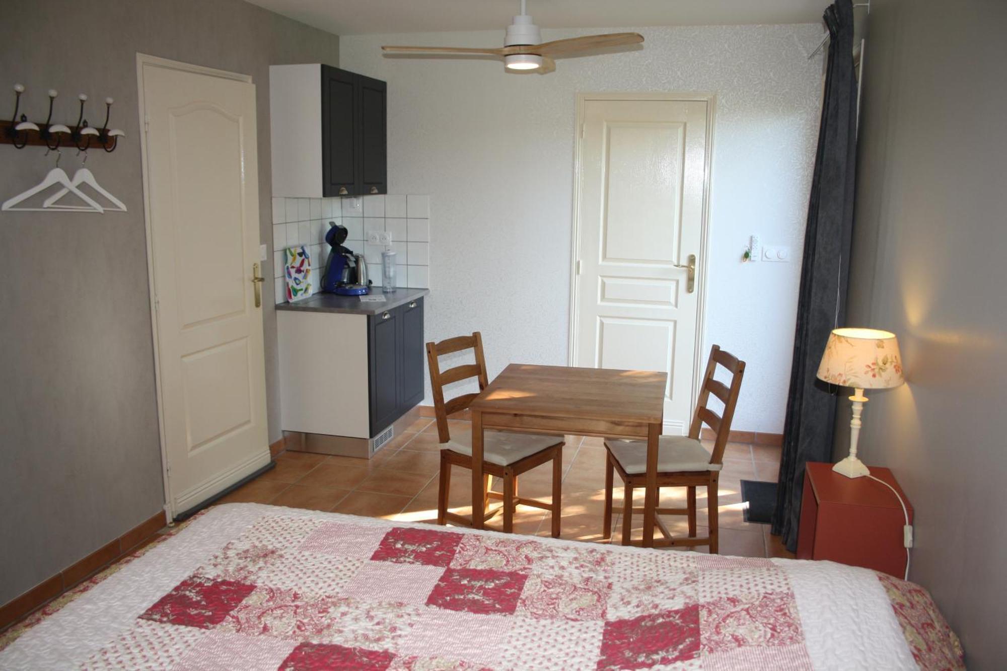 Bed and Breakfast Repos Chez Margot Fajoles Экстерьер фото